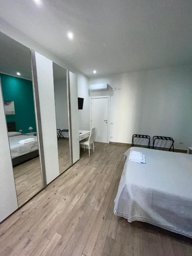 Dormire A Napoli Centro Holiday House Casa Vacanza Екстер'єр фото