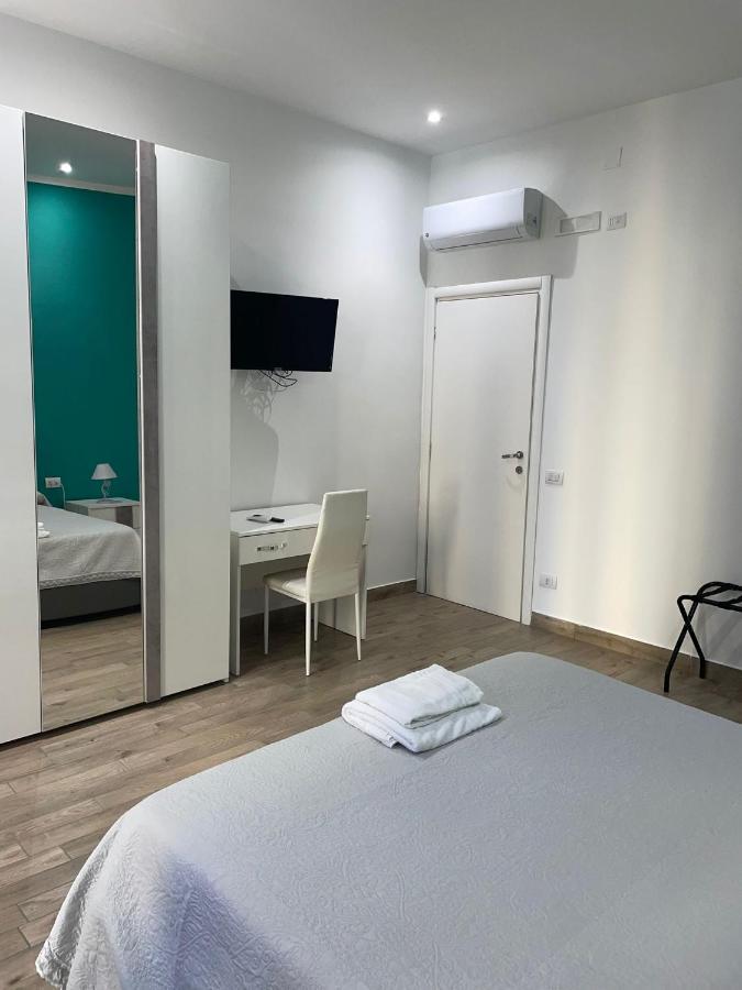 Dormire A Napoli Centro Holiday House Casa Vacanza Екстер'єр фото