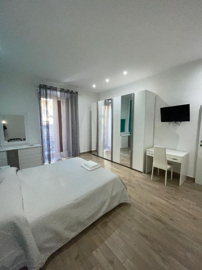 Dormire A Napoli Centro Holiday House Casa Vacanza Екстер'єр фото