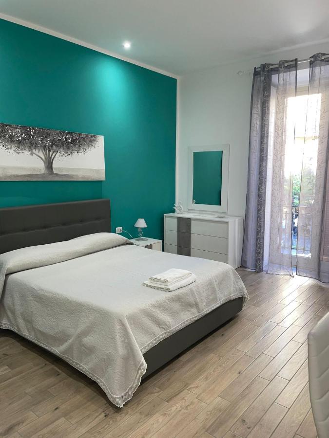 Dormire A Napoli Centro Holiday House Casa Vacanza Екстер'єр фото