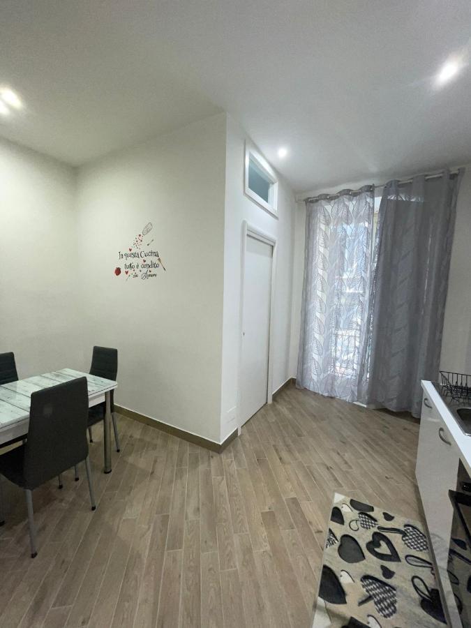 Dormire A Napoli Centro Holiday House Casa Vacanza Екстер'єр фото