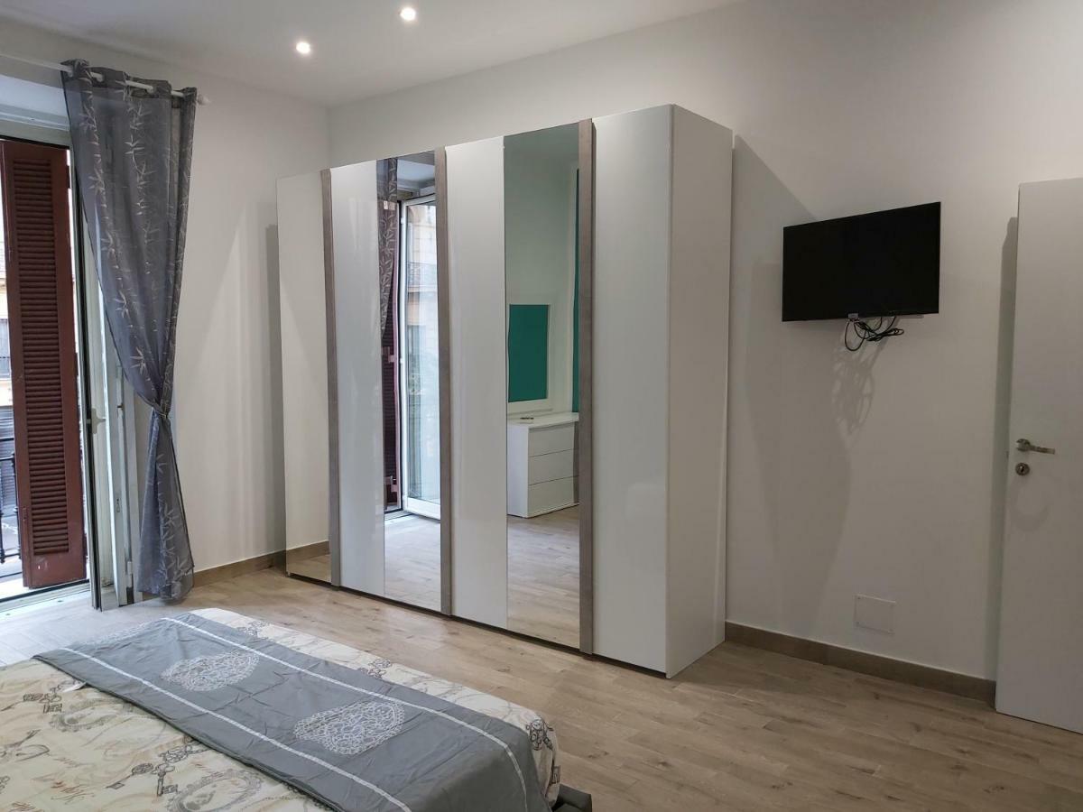 Dormire A Napoli Centro Holiday House Casa Vacanza Екстер'єр фото