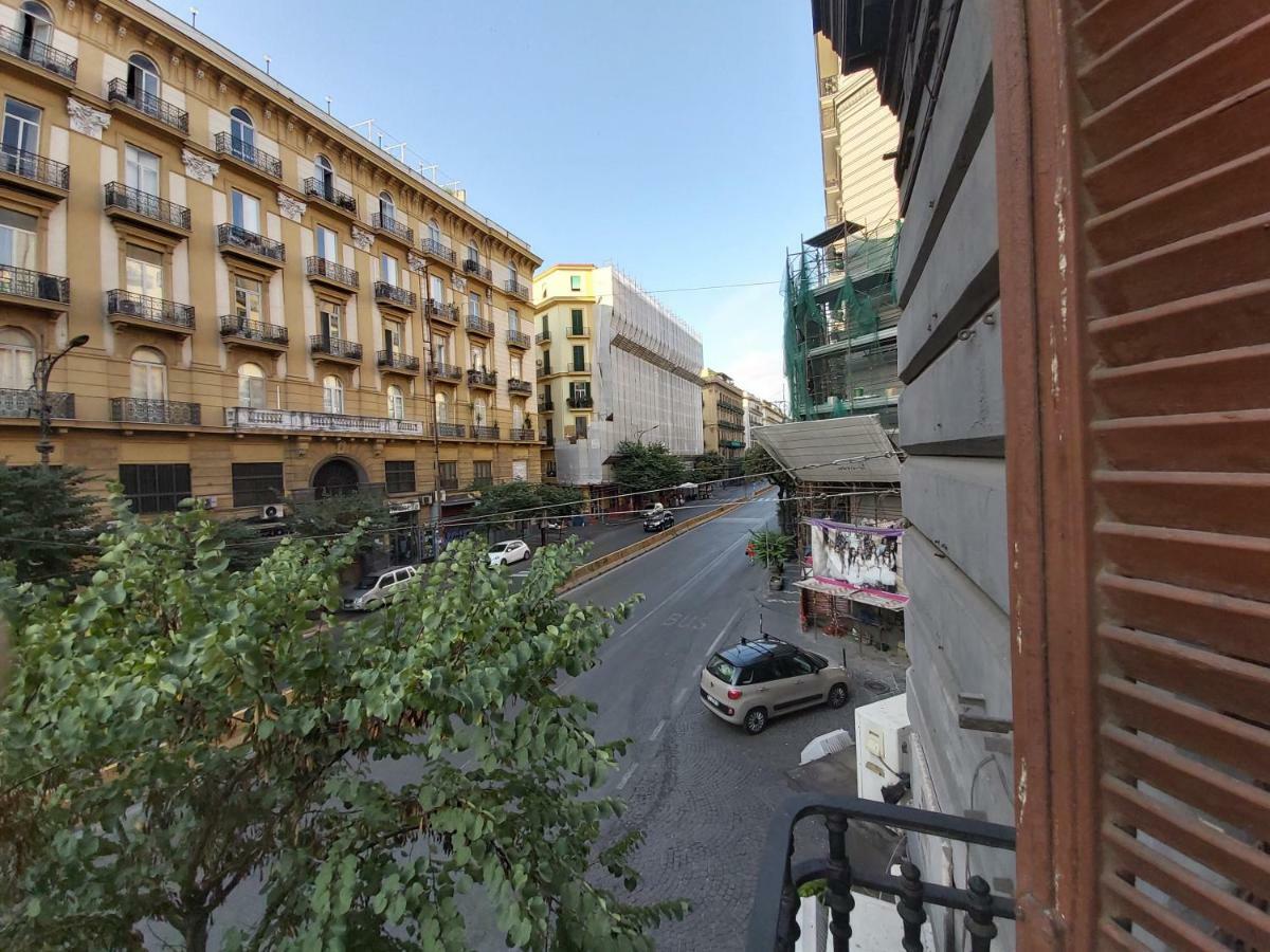 Dormire A Napoli Centro Holiday House Casa Vacanza Екстер'єр фото