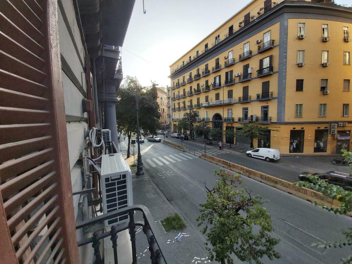 Dormire A Napoli Centro Holiday House Casa Vacanza Екстер'єр фото