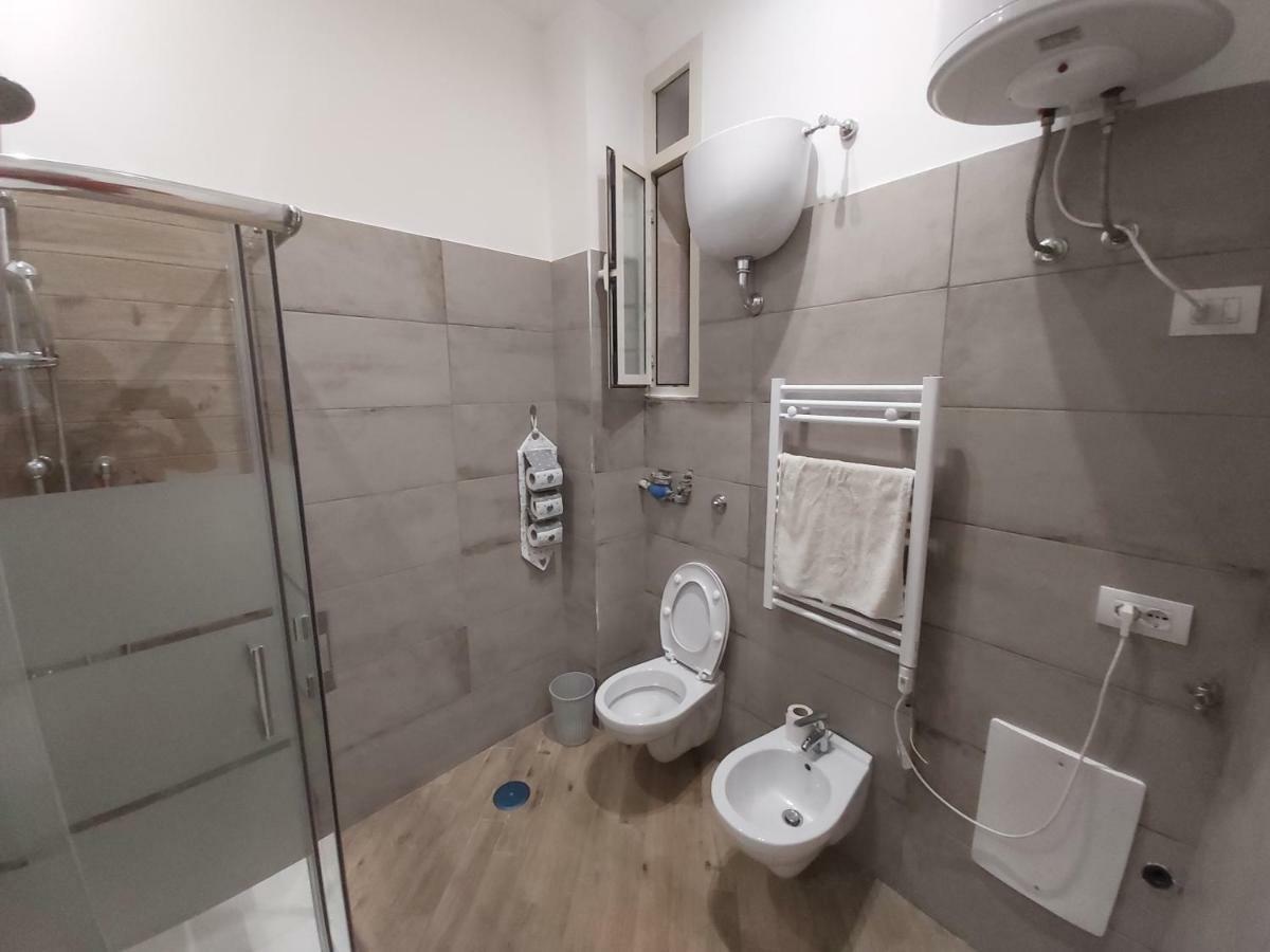 Dormire A Napoli Centro Holiday House Casa Vacanza Екстер'єр фото