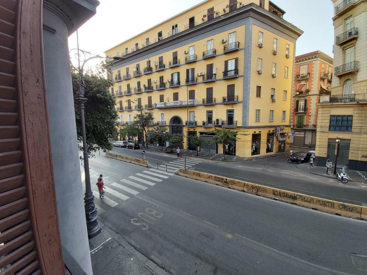 Dormire A Napoli Centro Holiday House Casa Vacanza Екстер'єр фото