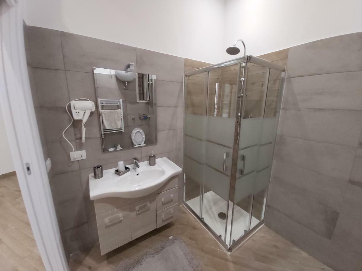 Dormire A Napoli Centro Holiday House Casa Vacanza Екстер'єр фото