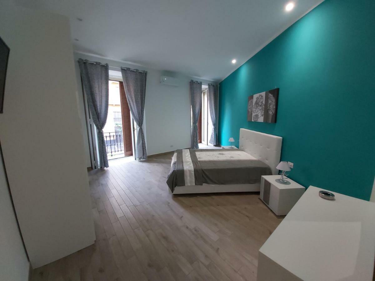 Dormire A Napoli Centro Holiday House Casa Vacanza Екстер'єр фото
