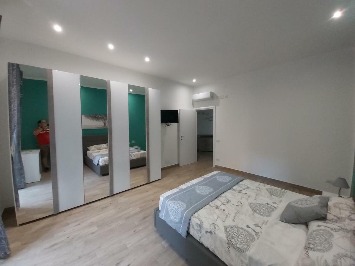 Dormire A Napoli Centro Holiday House Casa Vacanza Екстер'єр фото