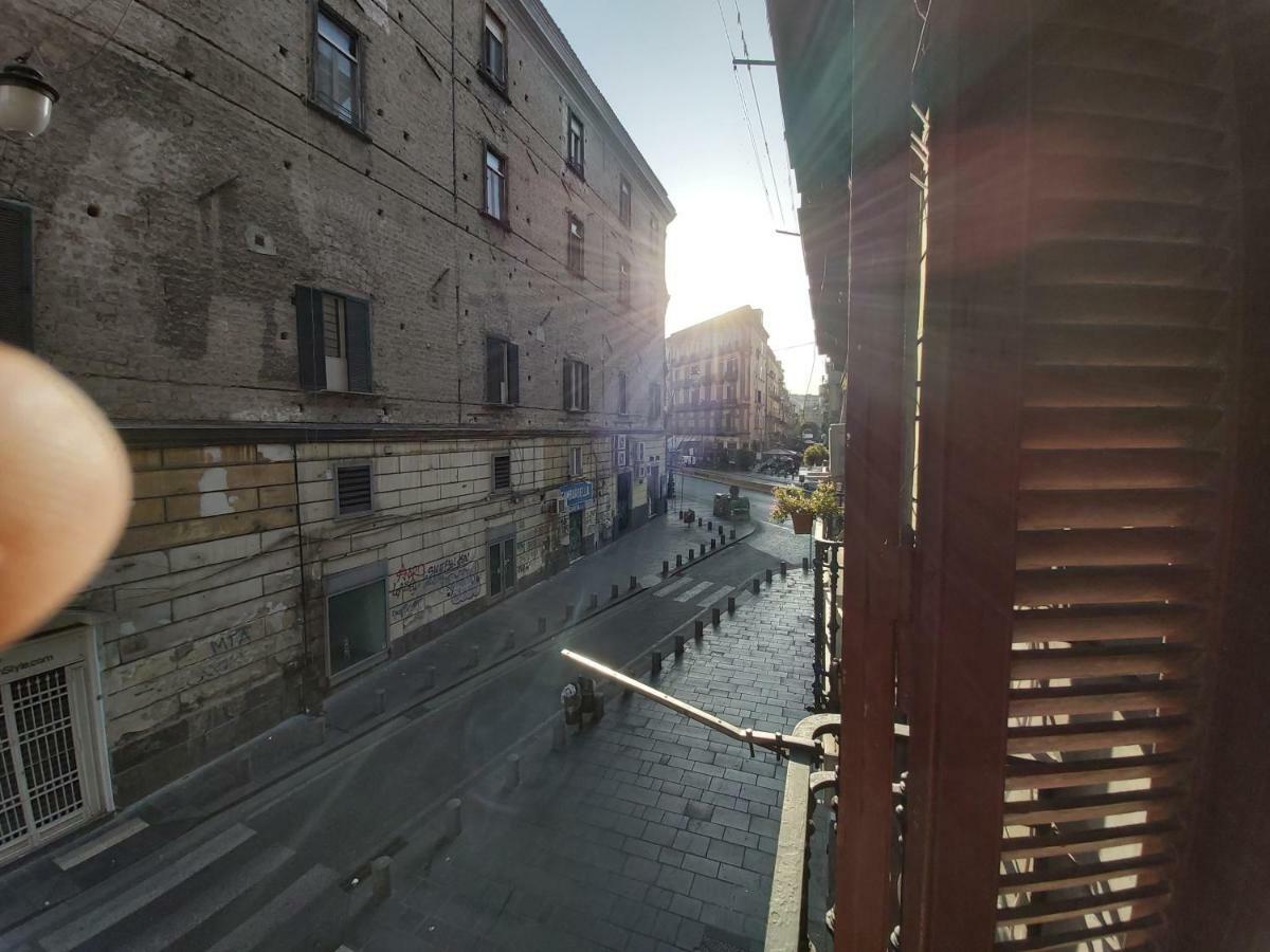 Dormire A Napoli Centro Holiday House Casa Vacanza Екстер'єр фото